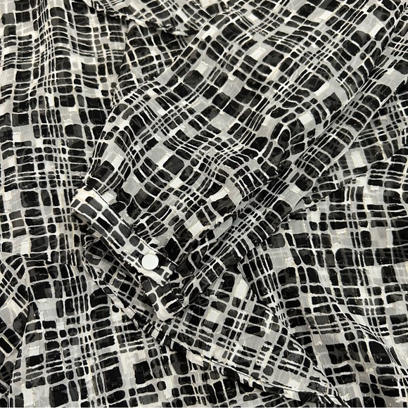 Chico’s Blouse Size 2=12/14 Black White With Sparkly Gold Thread Printed Ruffle - Picture 9 of 16